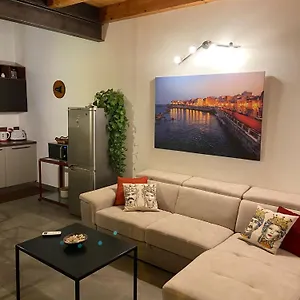 Eleven , Syracuse Italy